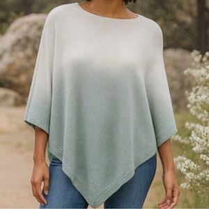 NWOT Barefoot Dreams Ultra Lite Poncho Ombré Ocean Breeze One Size